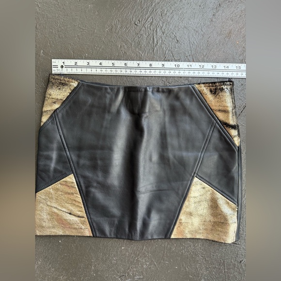 Sezane leather Black and Gold Mini Skirt size 36 FR - Picture 3 of 9